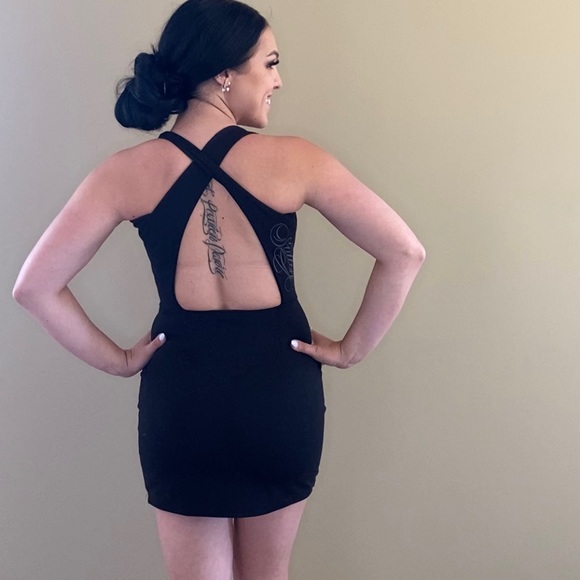 XS black and backless mini dress - Picture 2 of 3